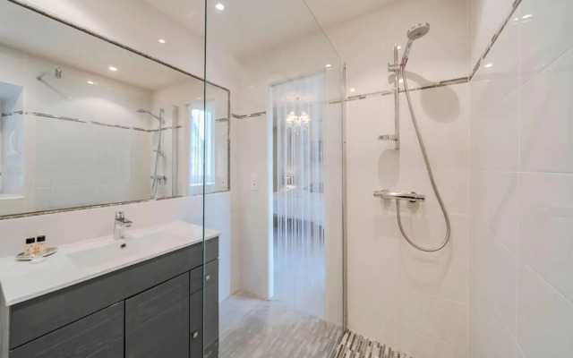 Wdf 6 bedrooms heart of Cannes!!