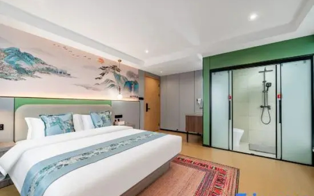 The Perle Light Hotel (Wuxi Cultural Square Store)