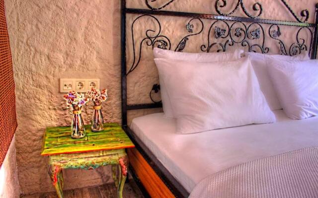 Mahzen Alacati Butik Otel