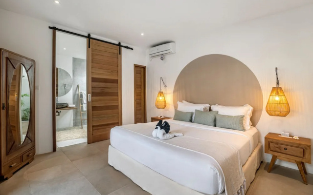 House of Bagera by Alfred in Bali - Tropical Family Dream Villa in Seminyak Oberoi Beach Bali – Guest Rooms – Kerobokan Kelod