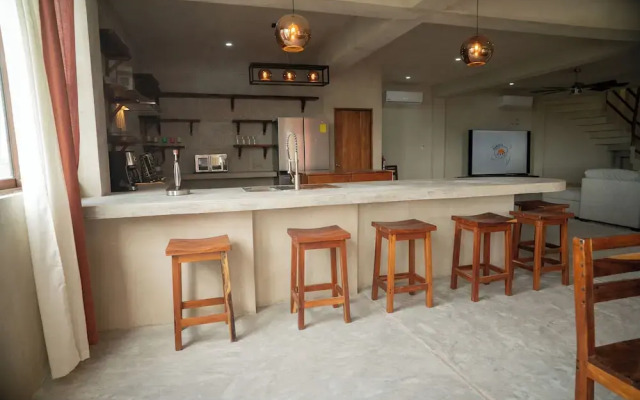 LaFamilia Casa and Suites
