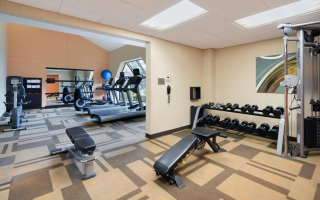 Courtyard by Marriott Addison Midway
