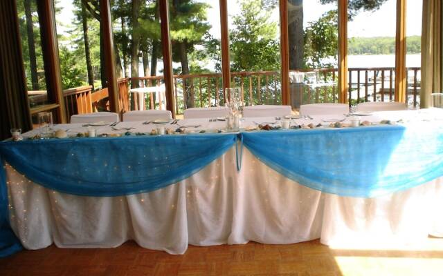 Westwind Inn on the Lake