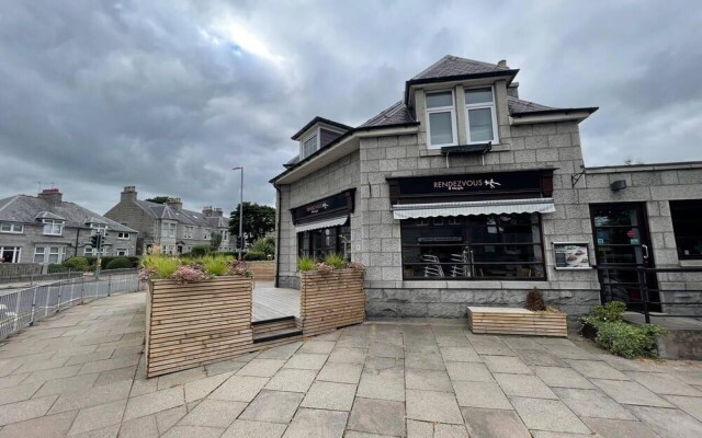 The Summit West End - 1BR Cosy Flat, Central, Wifi