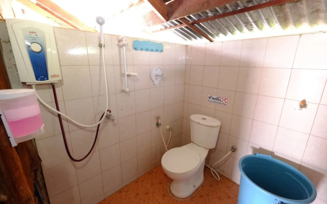 Baanpakrimklong Sukhamon Homestay & Resort