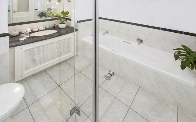 Bantry Bay Suite Hotel