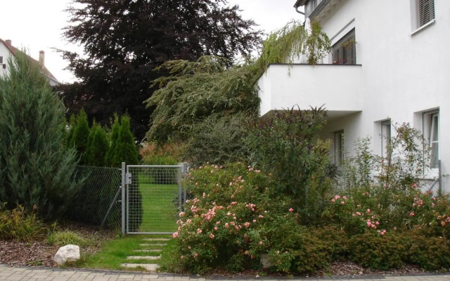 Ruhiges Und Zentral Gelegenes Apartment
