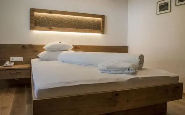 Aparthotel Tschanun Garni