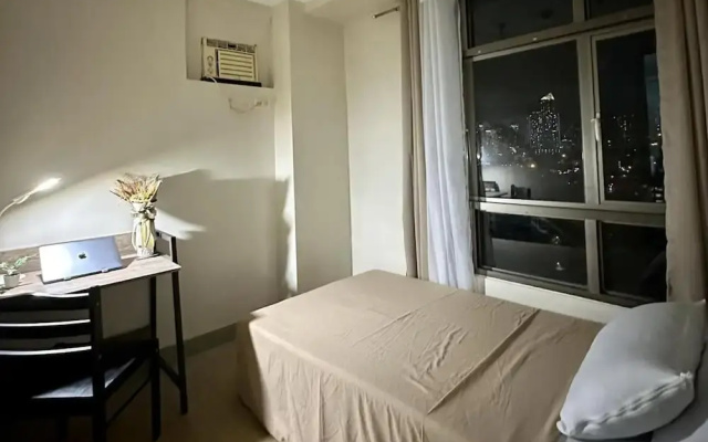 Apartment Sleeps 6 With Netflix