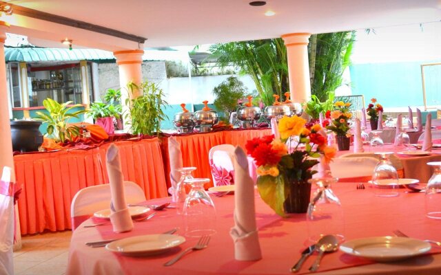 Hotel Sunrich Kandy