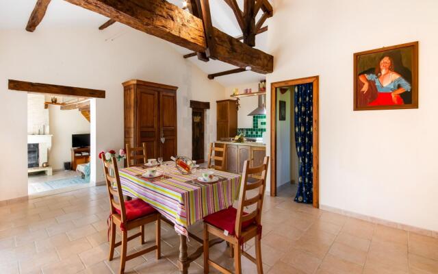 Tranquil Home in Saint-Martin-de-Gurson, 15min from Saint Emilion's vineyard