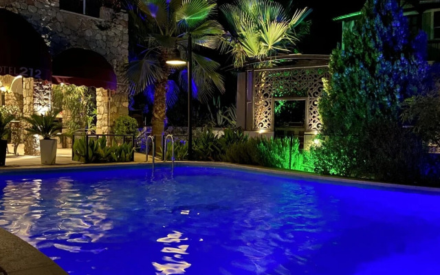 Hotel 212 Olympos