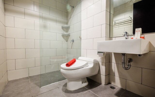 2BR Broad Lexington Residence near Pondok Indah