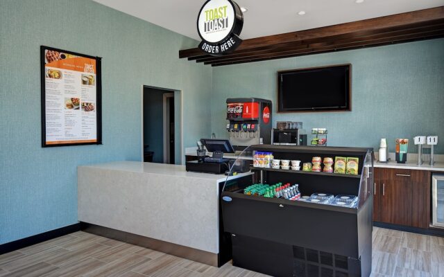 Holiday Inn Grand Rapids North - Walker, an IHG Hotel