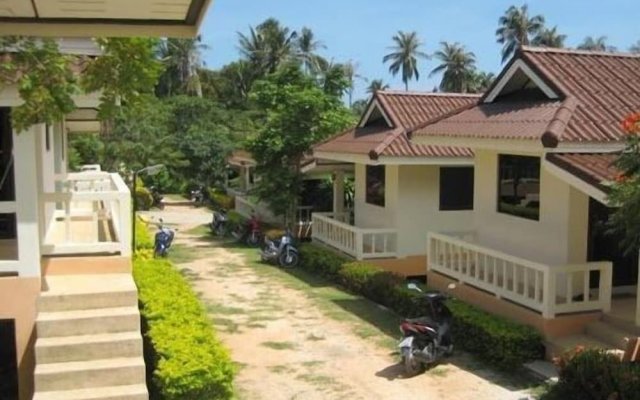 Baan Saen Sook Villas