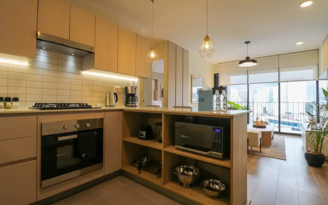 w Extraordinary 2BR With Balcony in Miraflores