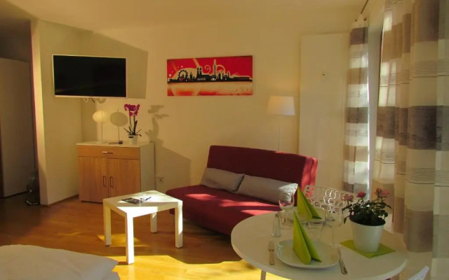 AMENITY-Garden-Apartments