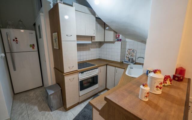 Marina Apartment in Nikea