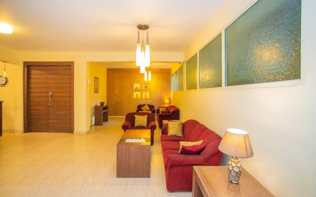 OYO 18923 Mel's Regency