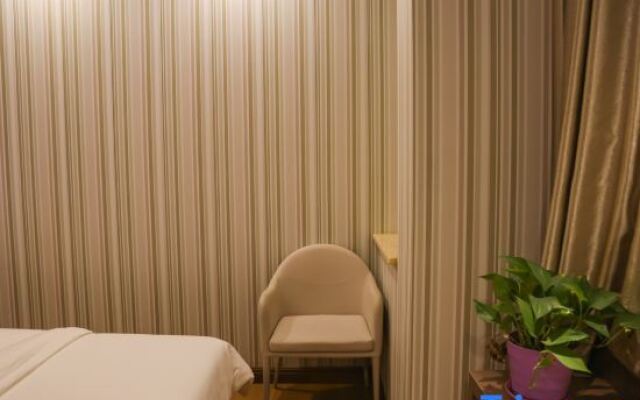 Xinyu Fashion Hotel (Haikou East High-speed Railway Station)