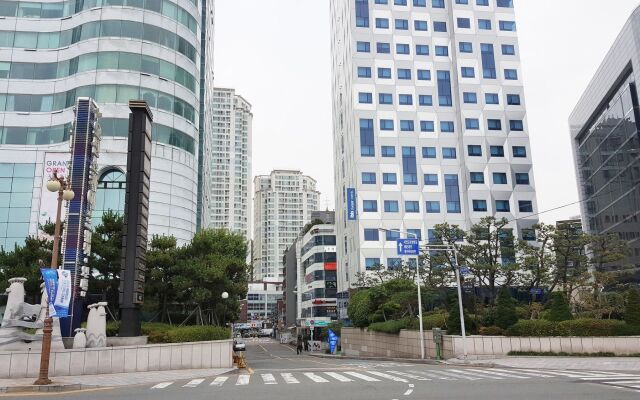 Dongbaekseom Guest House