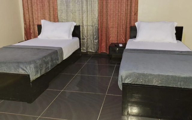 Royal Blue Guest House & Bar