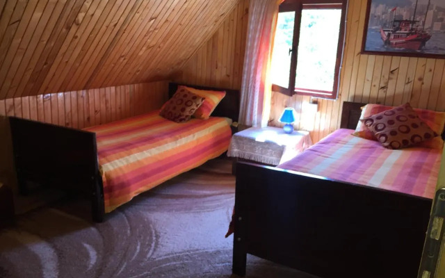 Rooms & Bungalows Djerkovic