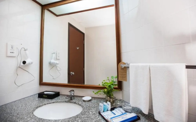 Rainbow Paradise Beach Resort by LWE