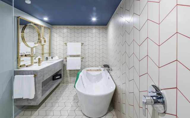 Naumi Auckland Airport Hotel 