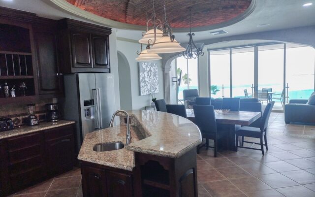 Esmeralda Luxury Resort