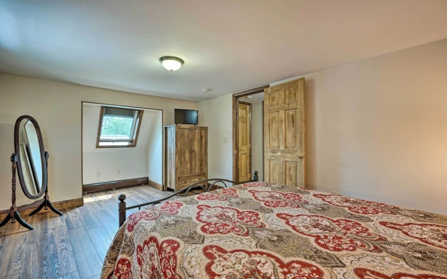 Updated Bolton Home w/ Fire Pit!