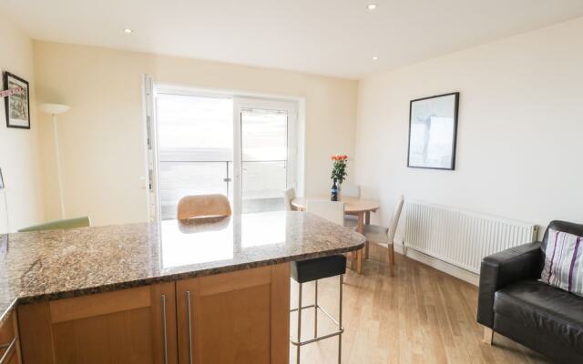 Penthouse 18, West End Point