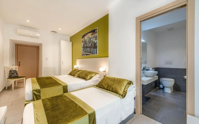 Trevi Palace Hotel