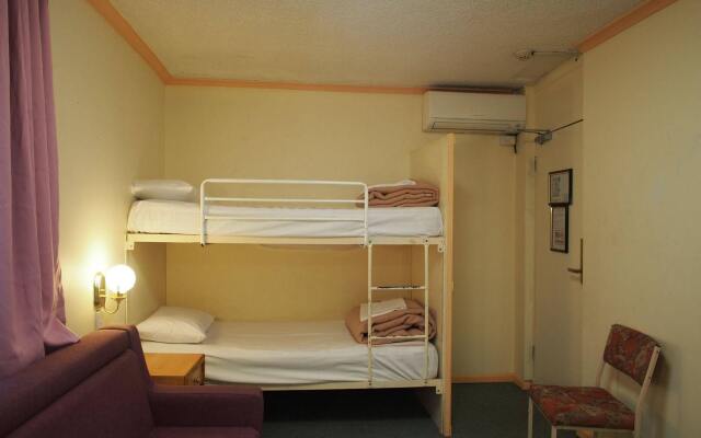 Edgecliff Lodge Motel