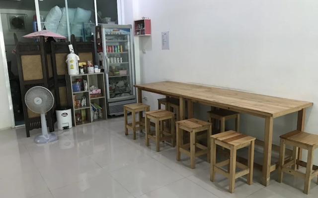 Naiyang Tour Room For Rent