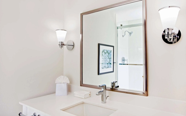 Four Points by Sheraton Cleveland Airport