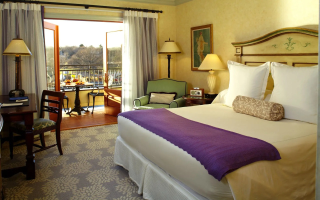 Delamar Greenwich Harbor