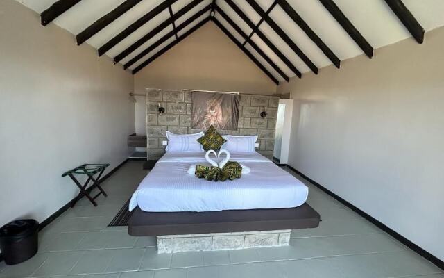 Outback Kenya Lodge