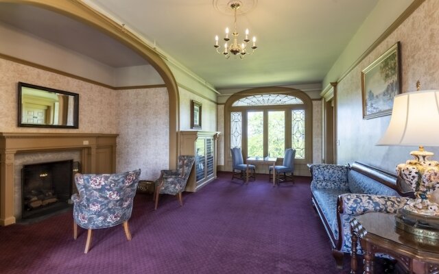 White Springs Manor a Belhurst Property