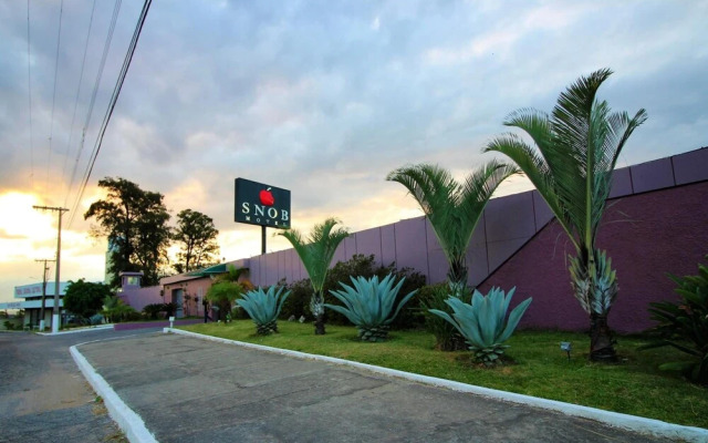 SNOB Motel