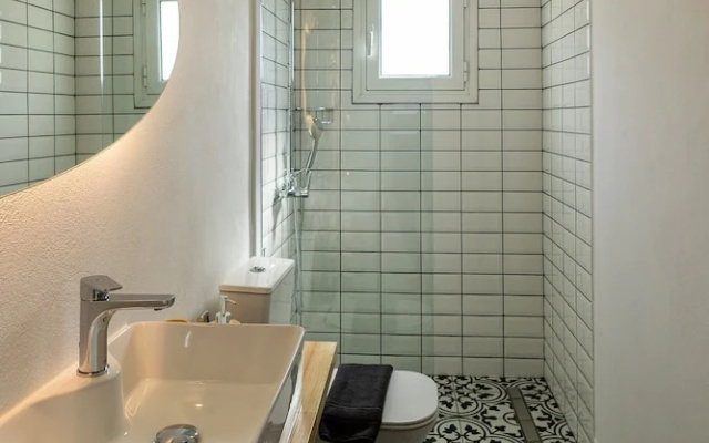 Vallia's Seaview & Stylish Apartments by Konnect, Nisaki