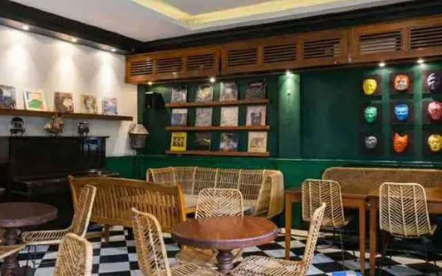Briggs Inn Batu