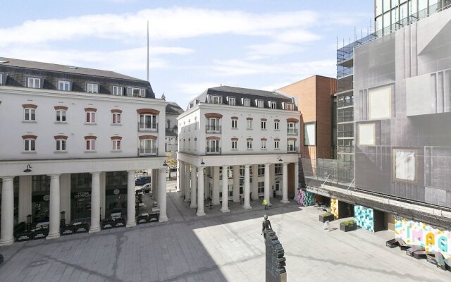 Piazza View Cathedral Quarter Apartment