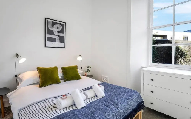 Modern - 2BR Flat Near Easter Road Stadium