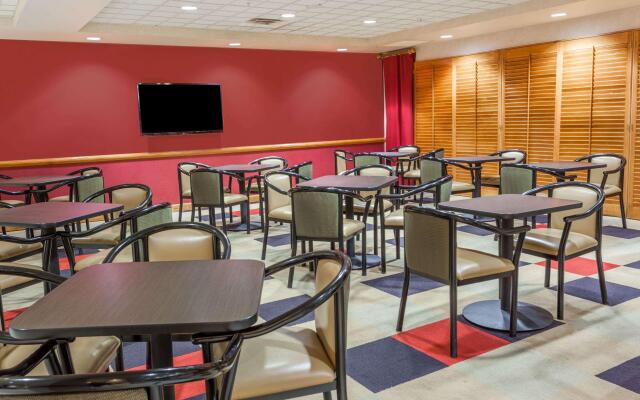 Wingate by Wyndham Atlanta/Six Flags Austell