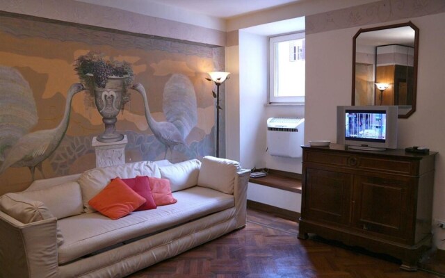 Rondanini in Rome With 1 Bedrooms and 1 Bathrooms