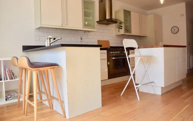 Spacious, Bright & Modern 3 Bedroom Family Home