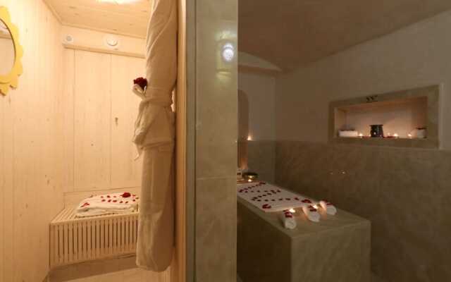 Riad Wazani Square & SPA