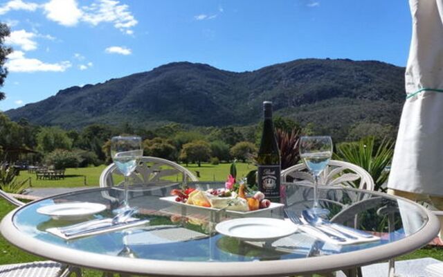 The Grampians Motel & The Views Restaurant
