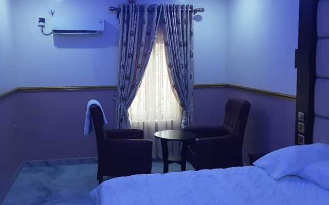 Royal City Dubai Hotel & Suites